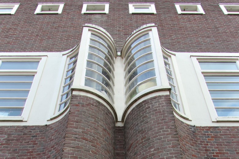 Publieke Werken en de Amsterdamse School 1915-1935