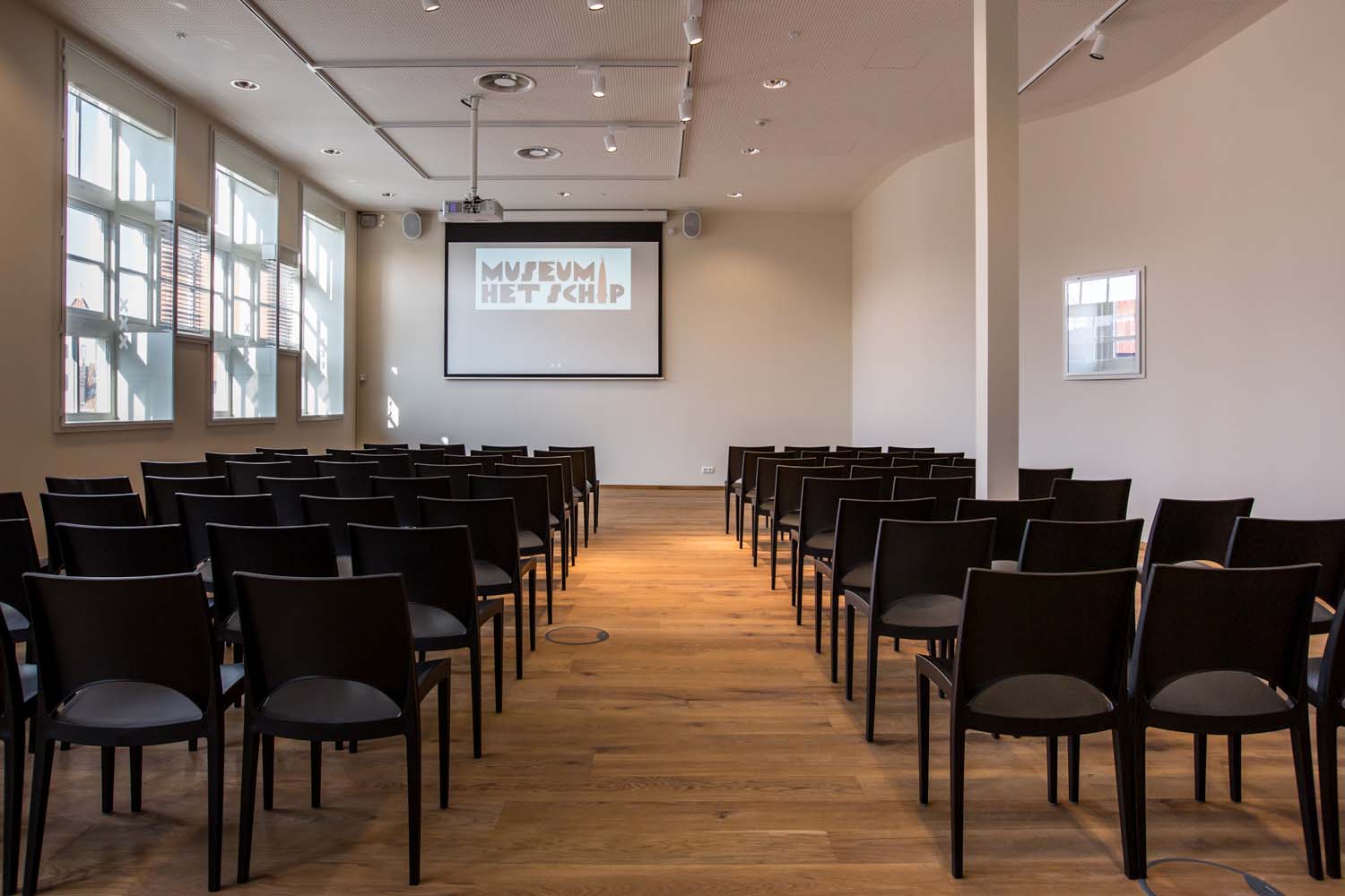 Auditorium 01